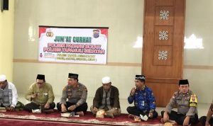 Kapolsek Padang Bolak, AKP Zulfikar, saat menggelar Jumat Curhat di Masjid Raya Gunung Tua