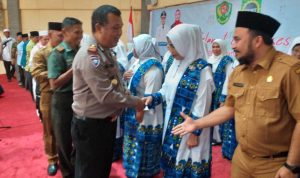 Kasat Binmas Polres Tapsel, AKP Daulat MZ Harahap, saat menghadiri pengukuhan Pengurus BKMT Kecamatan se-Kabupaten Tapsel