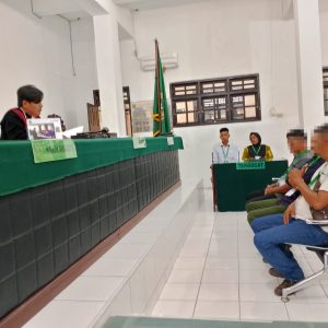Suasana sidang tipiring 4 terdakwa kasus pencurian brondolan sawit di Kabupaten Padang Lawas Utara