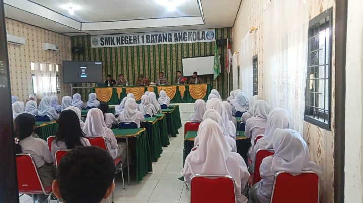 sosialisasi AI di sekolah