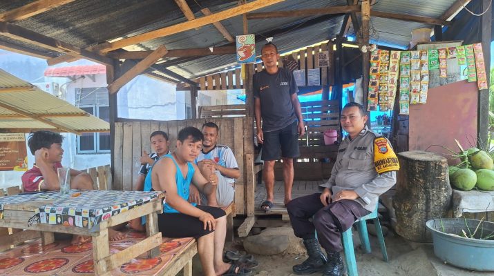 Sambangi Warga Hapesong Baru, Bhabinkamtibmas Polsek Batang Toru Sampaikan Imbauan Kamtibmas